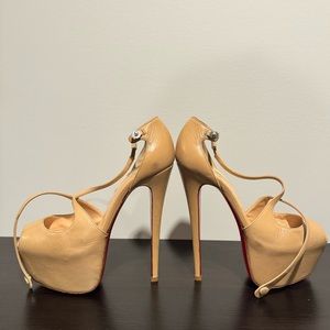 Christian Louboutin Exagona size 38